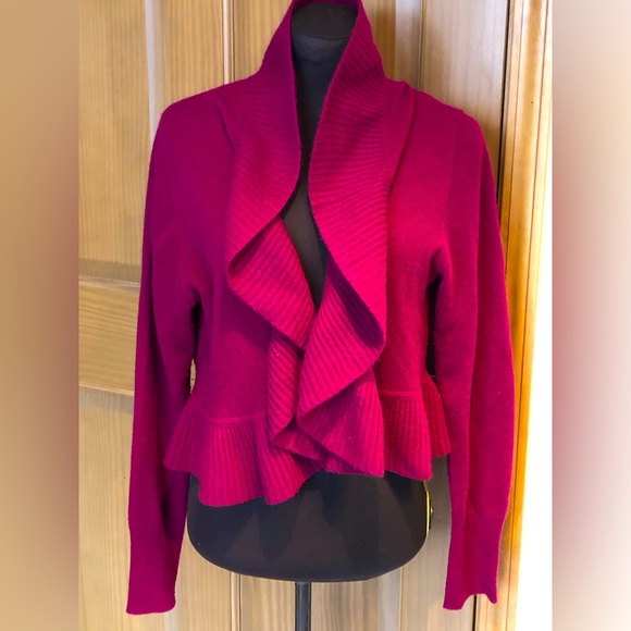 NEIMAN MARCUS sM cashmere cropped ruffle cardigan Rich magenta w/peplum hem - Picture 2 of 5